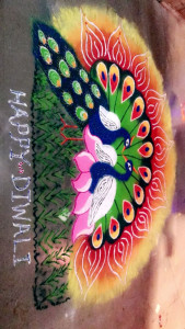 મોર ની રંગોળી વાળી ડિઝાઇન 12